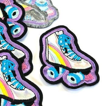 картинка Термоаппликация "Кеда на ролике" 6,5*5см от магазина Ютекс