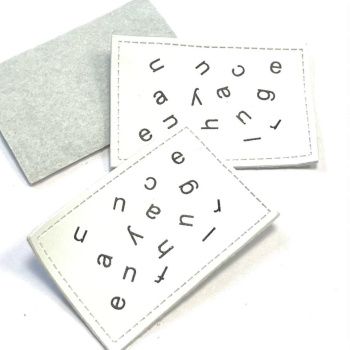 картинка Нашивка под кожу Веселые буквы белый 6*4см от магазина Ютекс