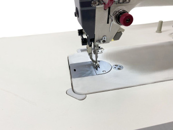 картинка Прямострочная промышленная швейная машина с шагающей лапкой AURORA A-0302DE ( прямой привод ) от магазина Ютекс